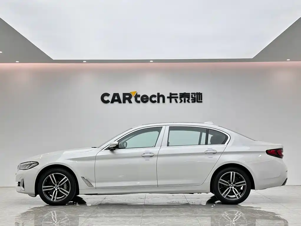 BMW 5 Series — фото 2