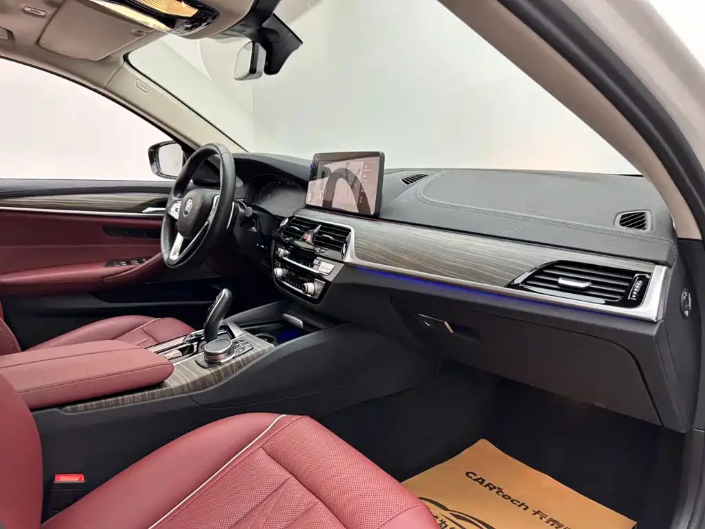 BMW 5 Series — фото 11