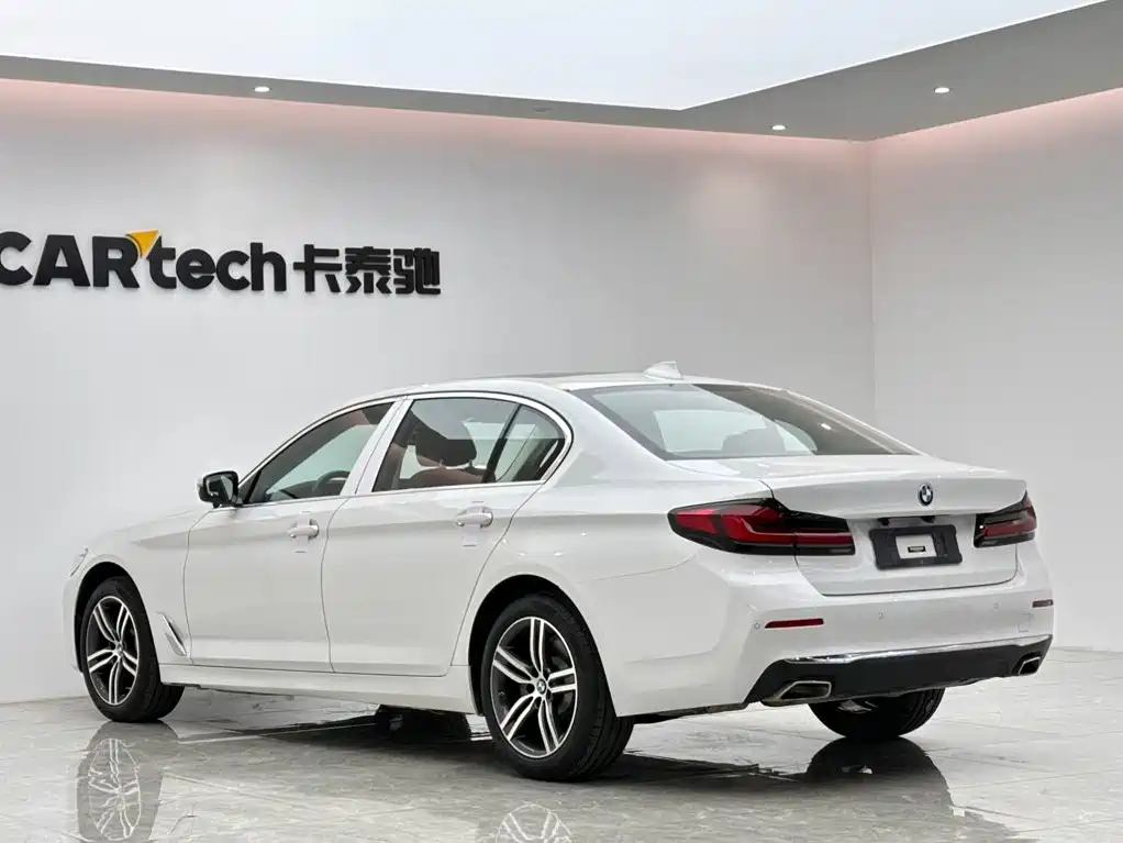 BMW 5 Series — фото 3