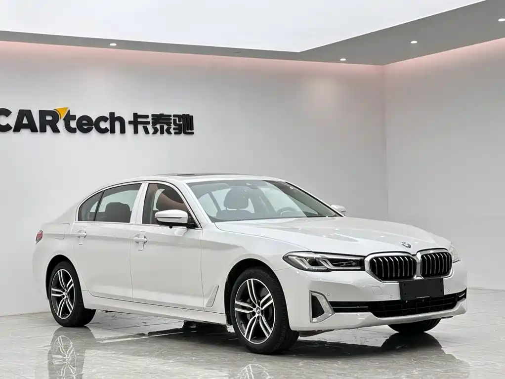BMW 5 Series — фото 6