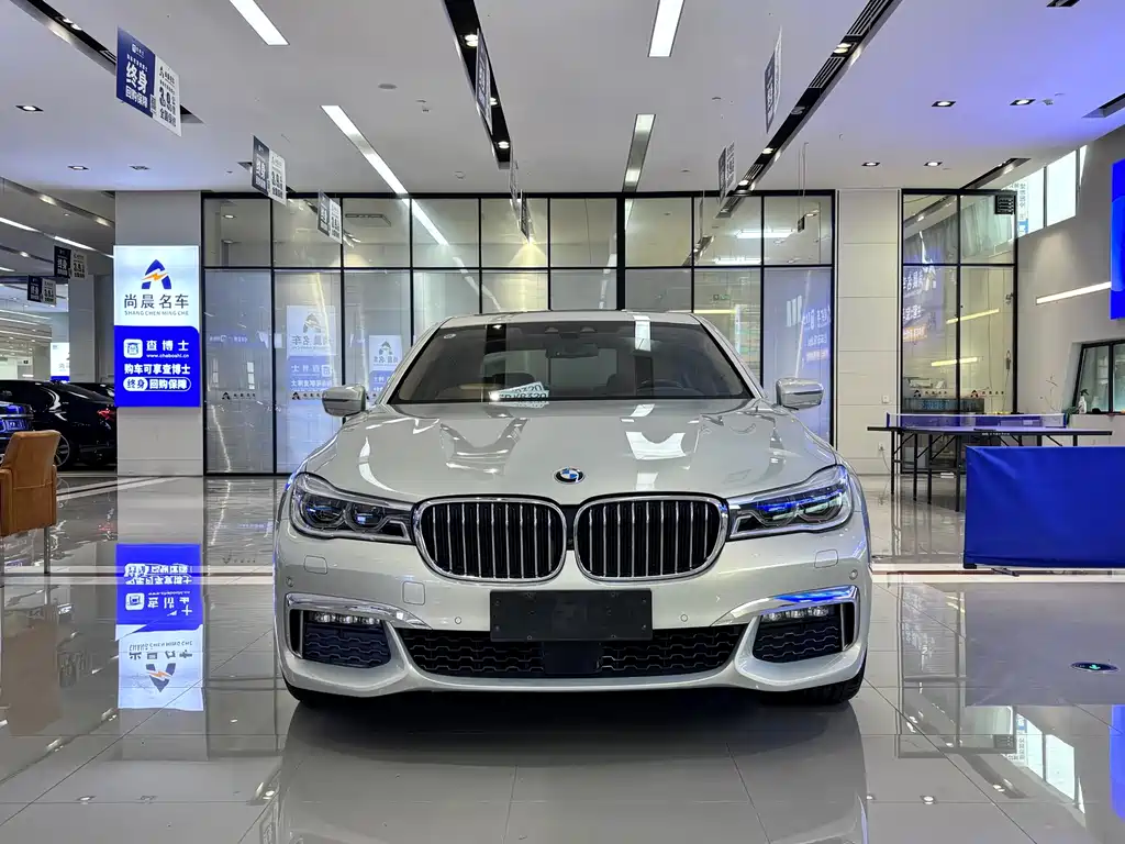 BMW 7 Series — фото 2
