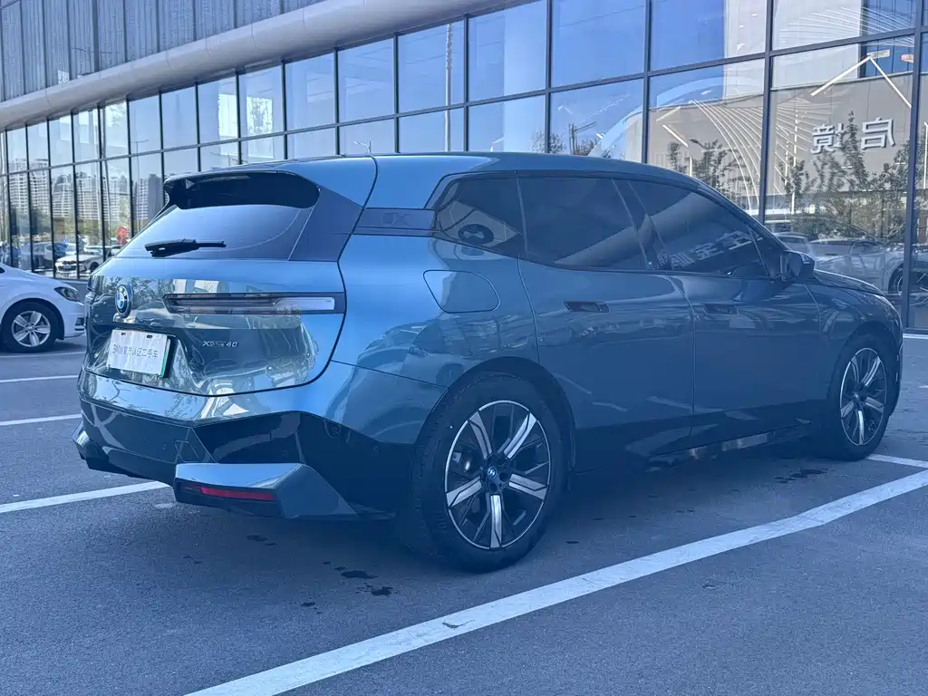 BMW iX — фото 4
