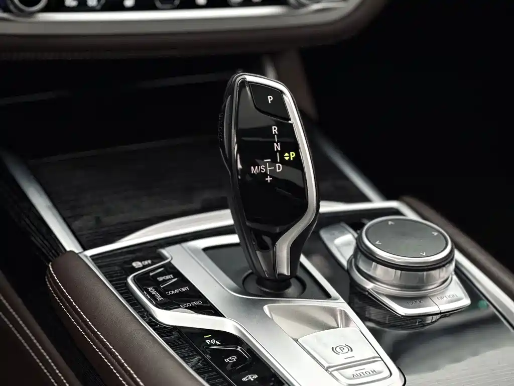 BMW 7 Series — фото 6
