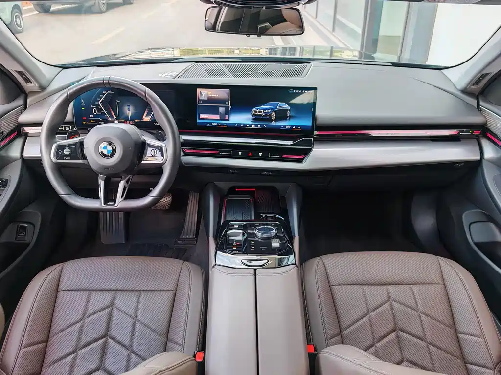BMW 5 Series — фото 17