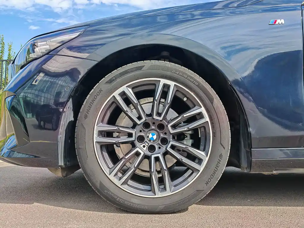 BMW 5 Series — фото 6