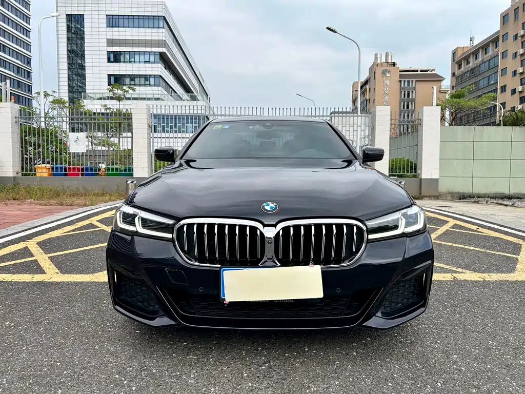 BMW 5 Series — фото 2