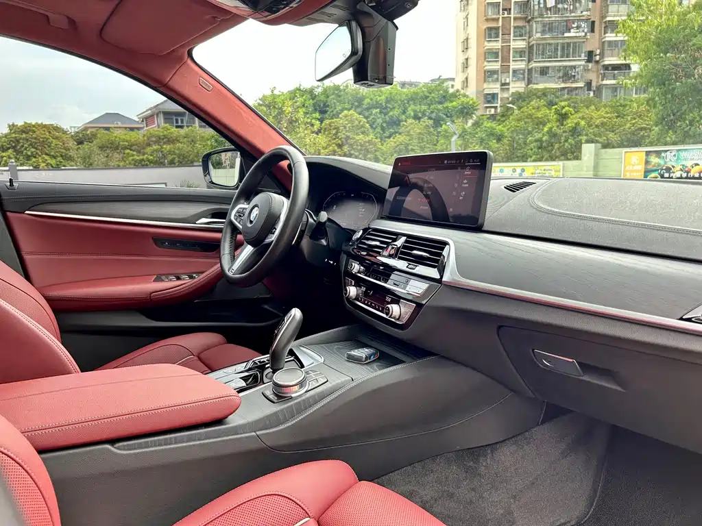 BMW 5 Series — фото 11