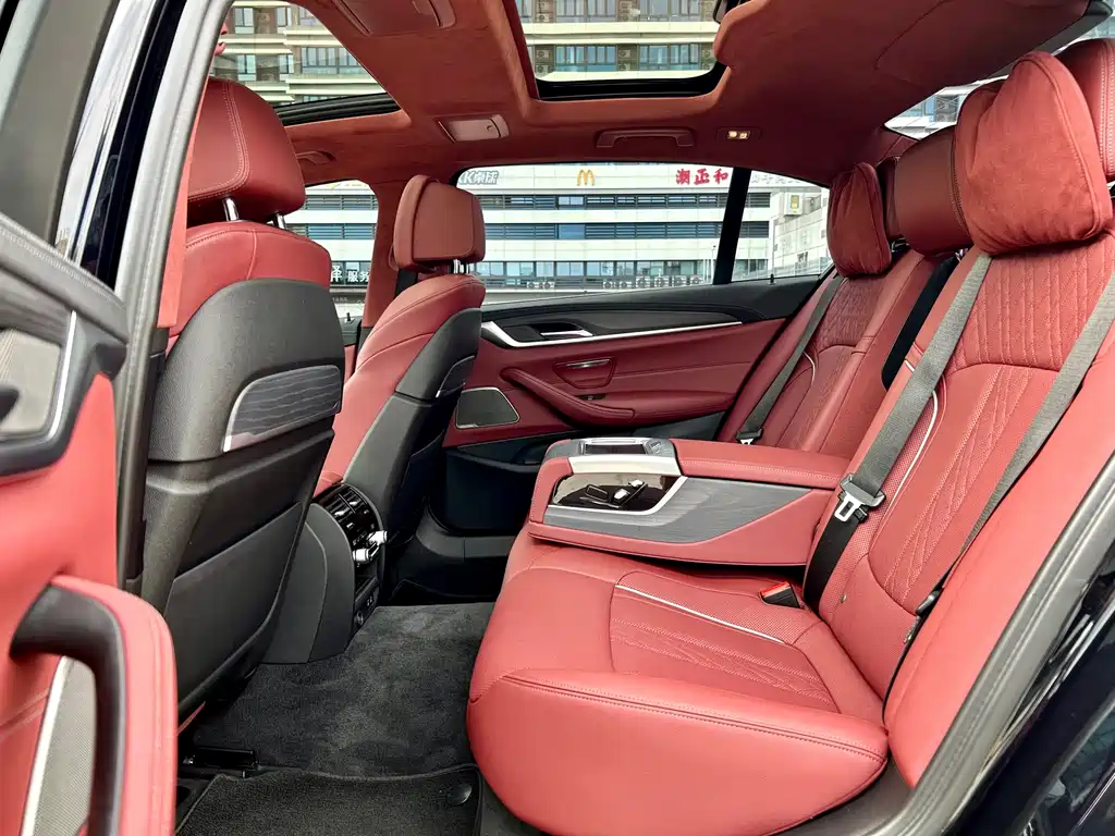 BMW 5 Series — фото 10