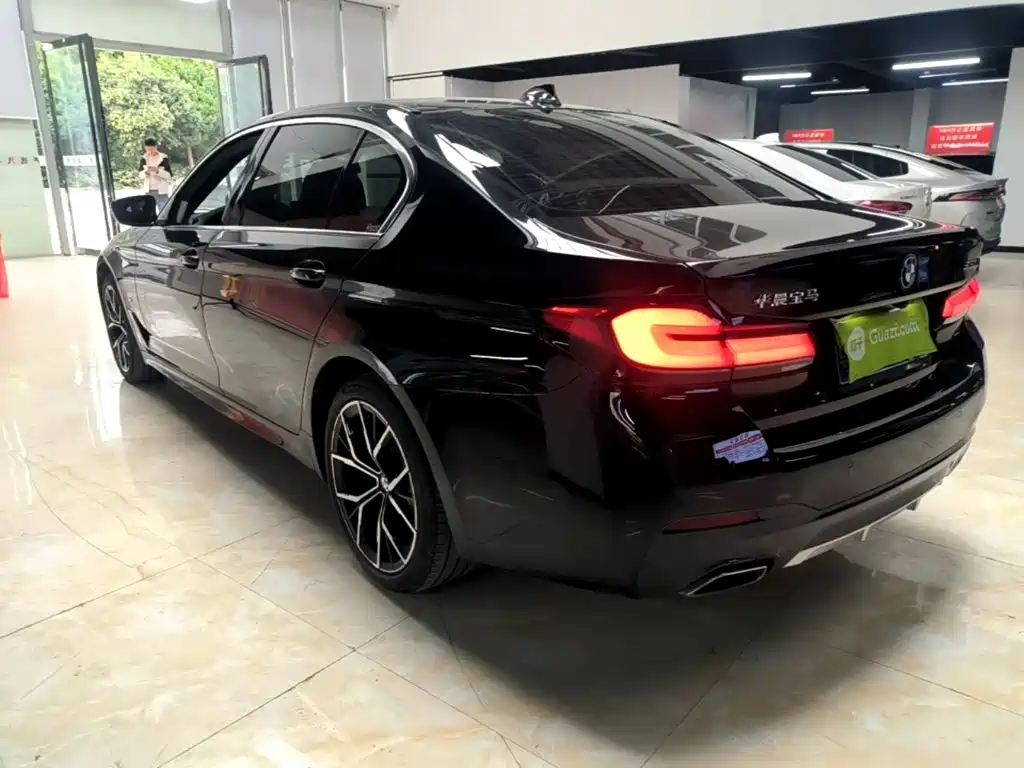 BMW 5 Series — фото 5