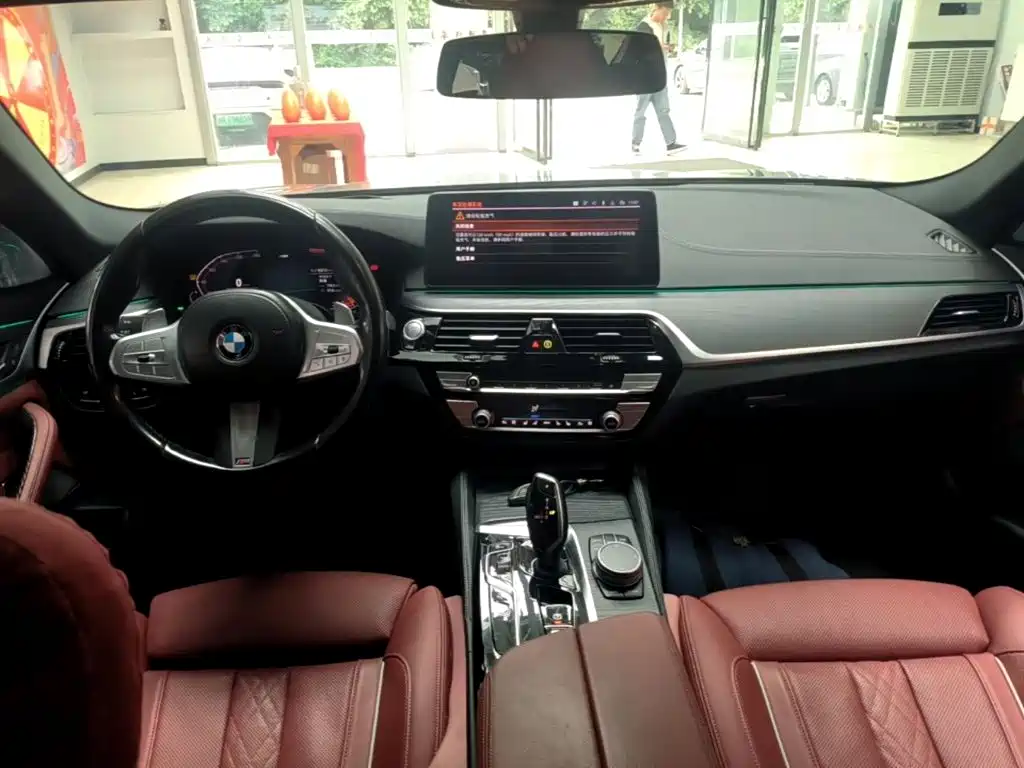 BMW 5 Series — фото 10