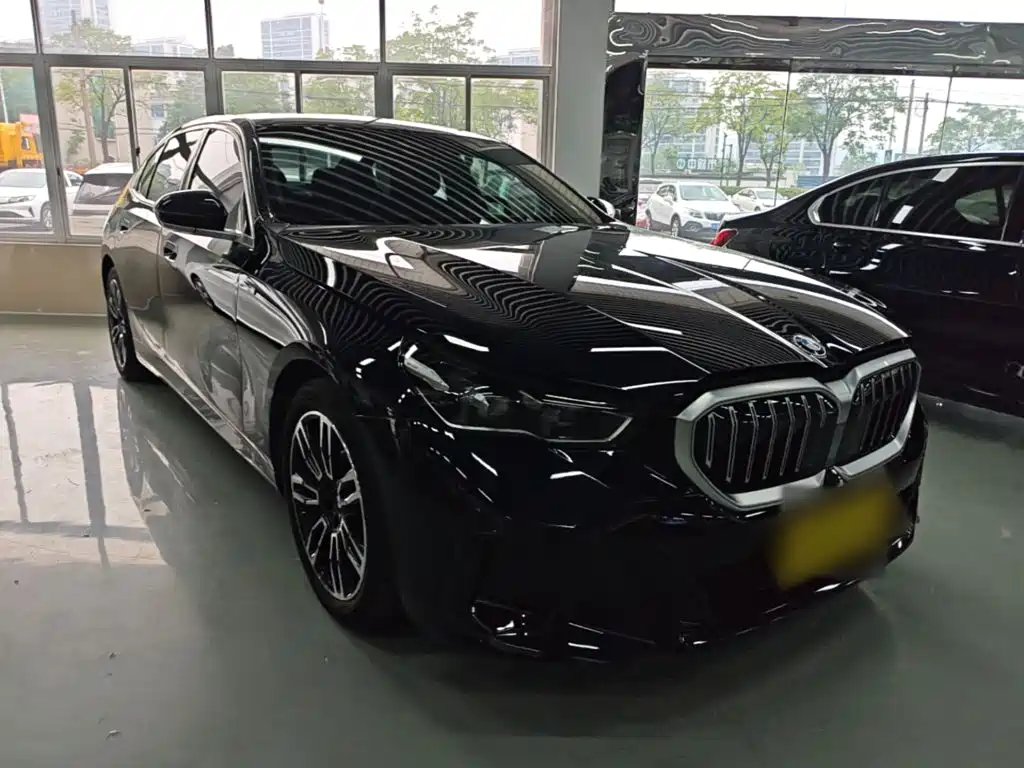 BMW 5 Series — фото 22