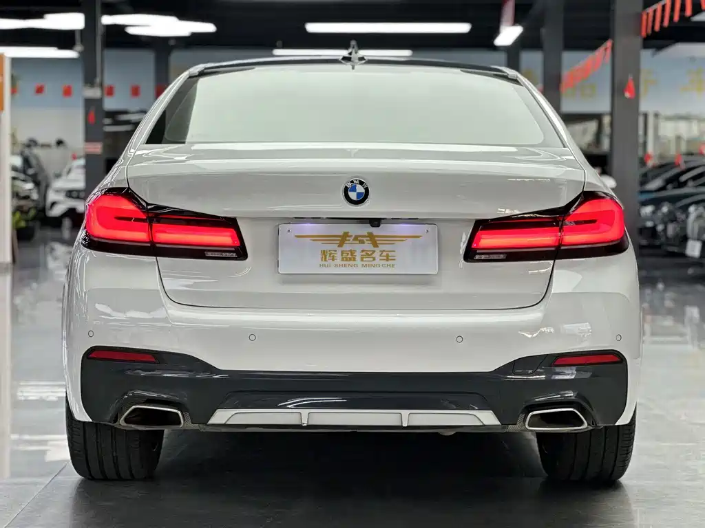 BMW 5 Series — фото 4