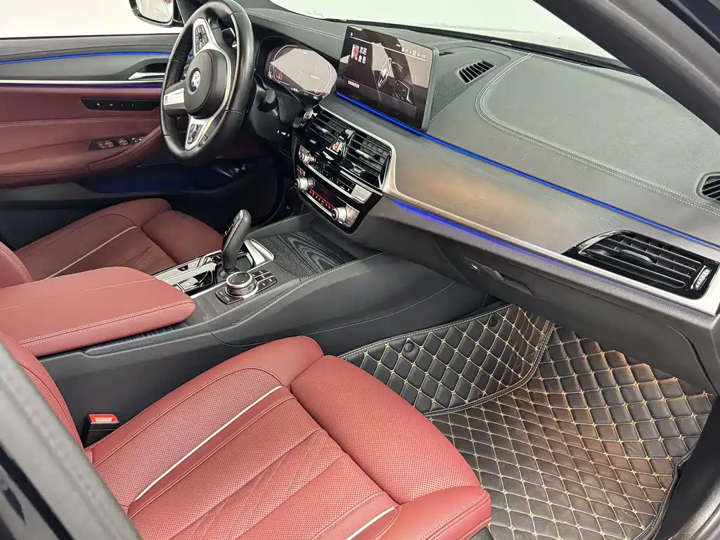 BMW 5 Series — фото 15