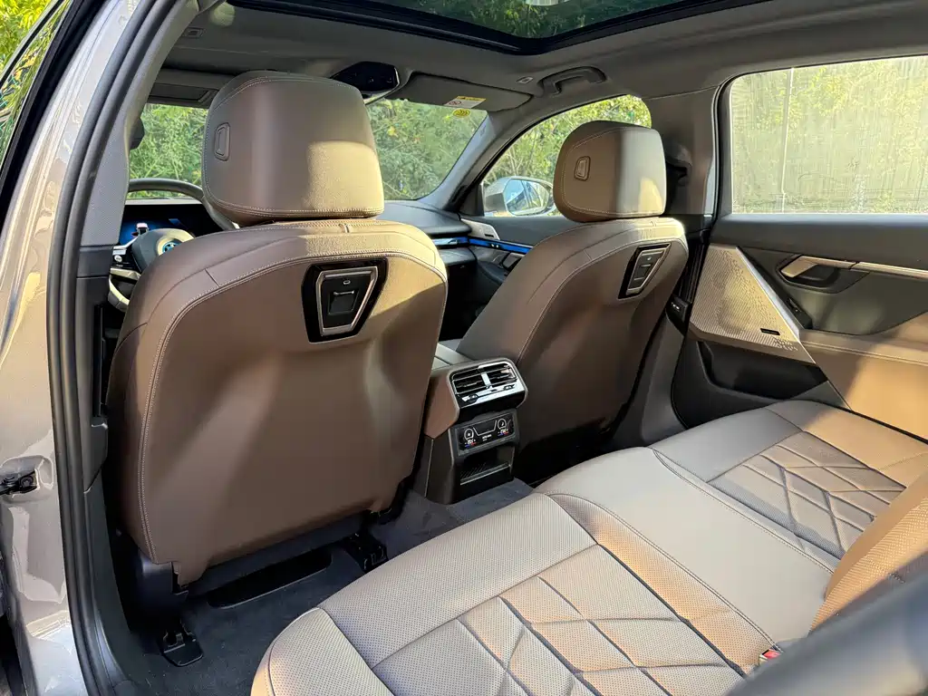 BMW i5 — фото 13