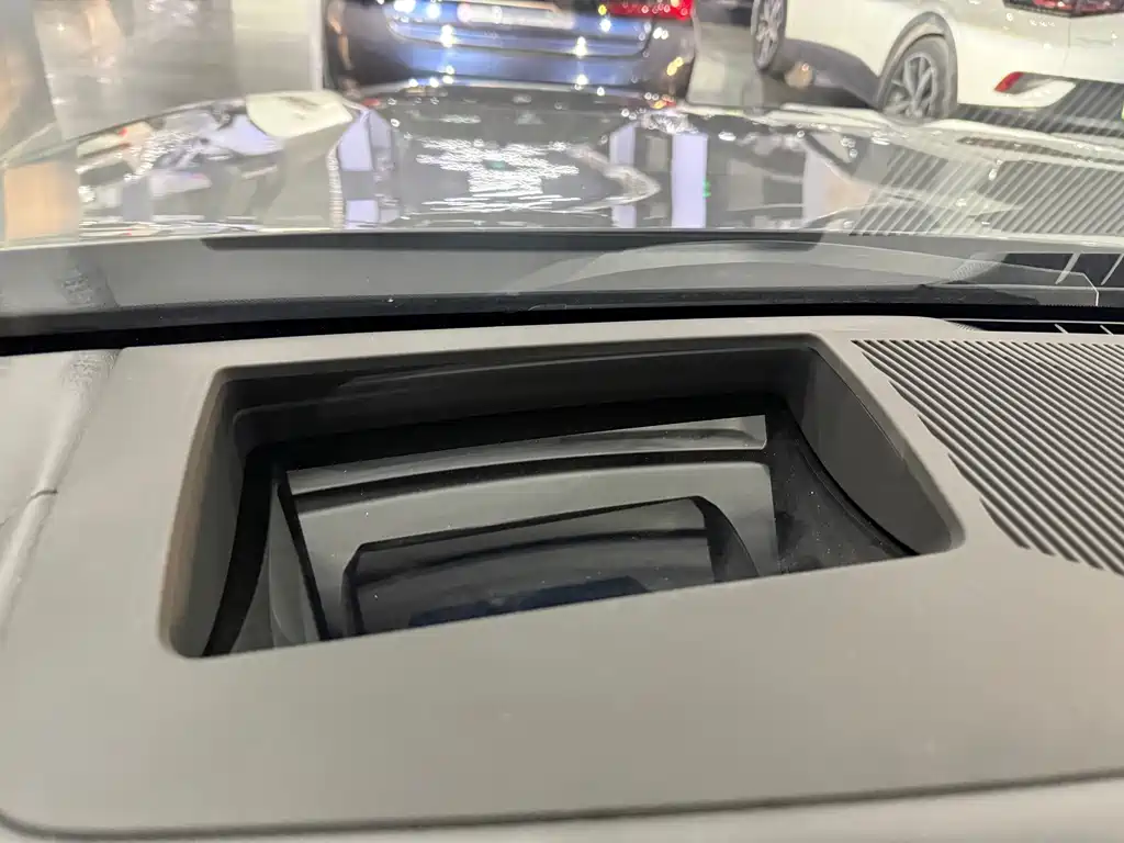 BMW i5 — фото 38