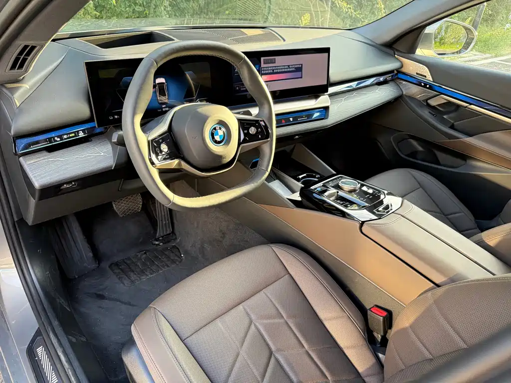 BMW i5 — фото 10