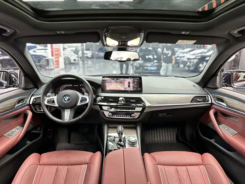 BMW 5 Series — фото 5