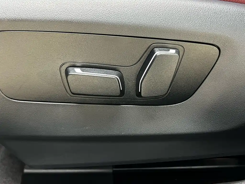 BMW 5 Series — фото 21