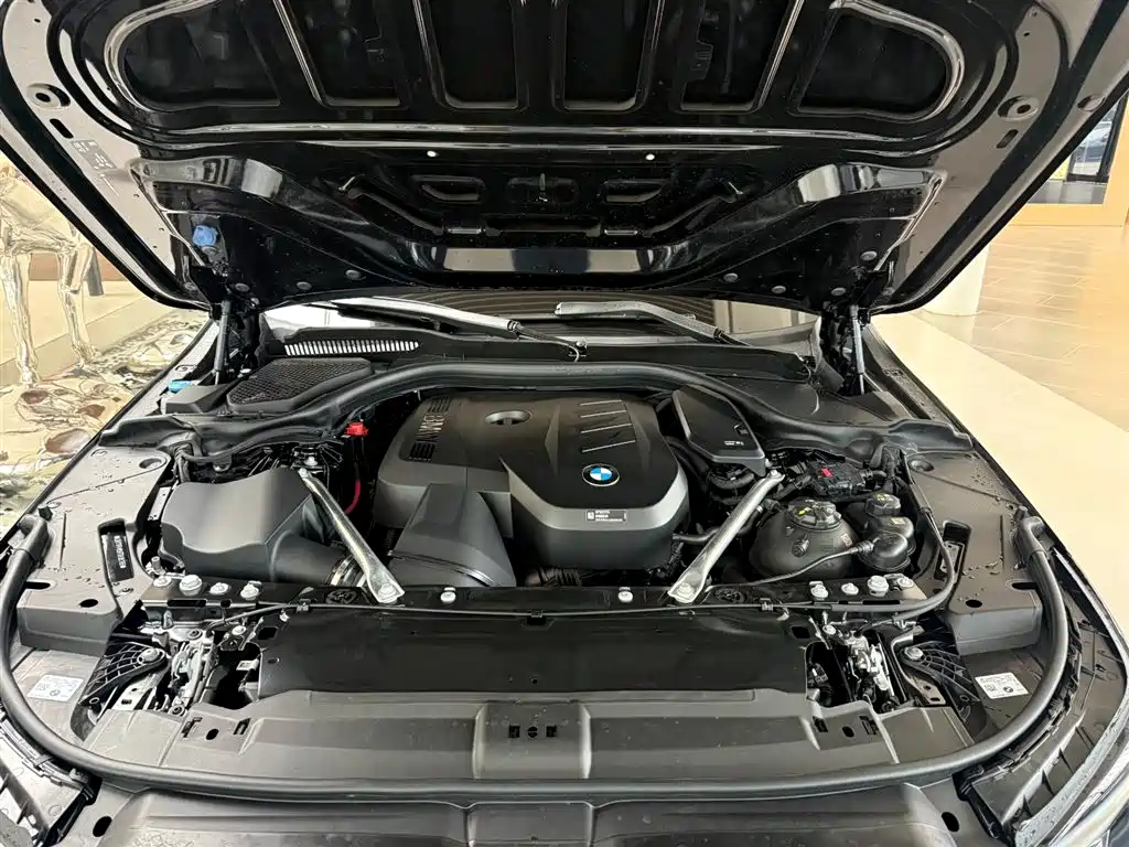 BMW 5 Series — фото 14