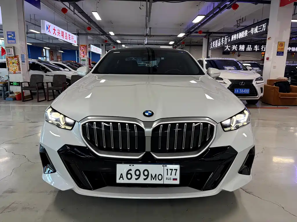 BMW 5 Series — фото 2