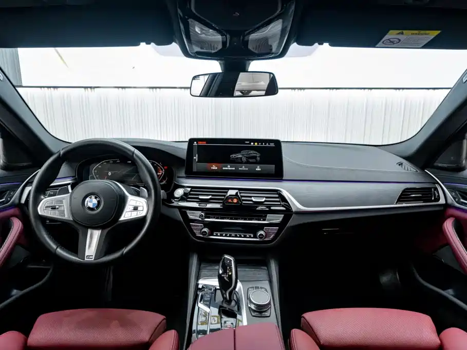 BMW 5 Series — фото 15