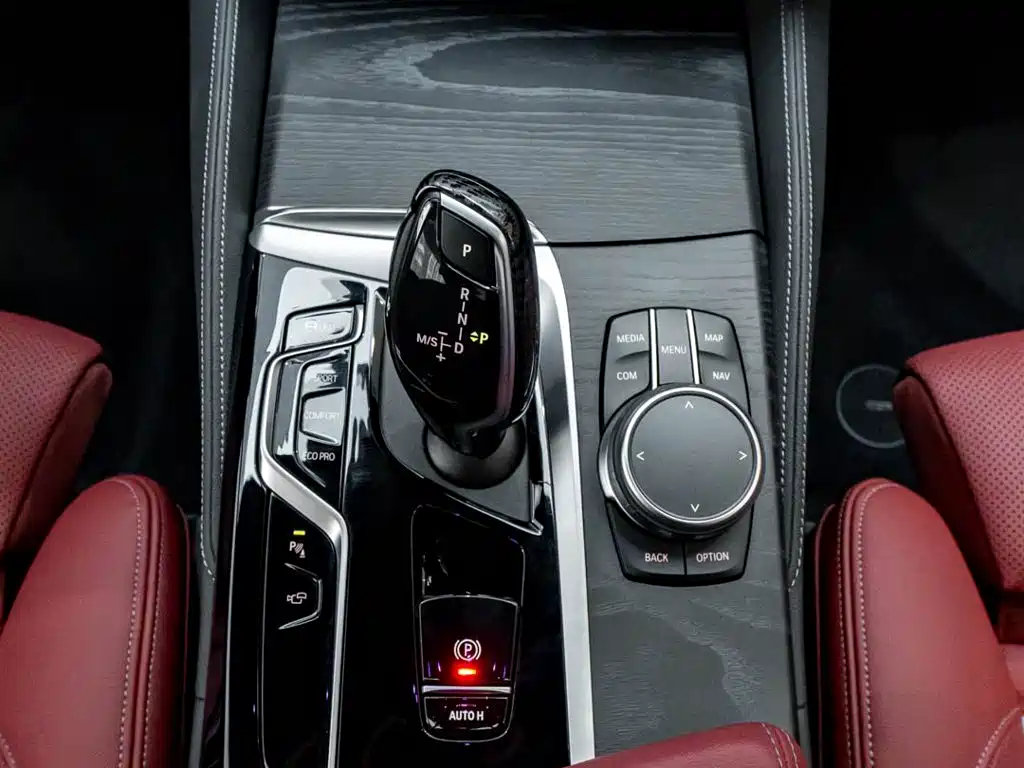 BMW 5 Series — фото 20