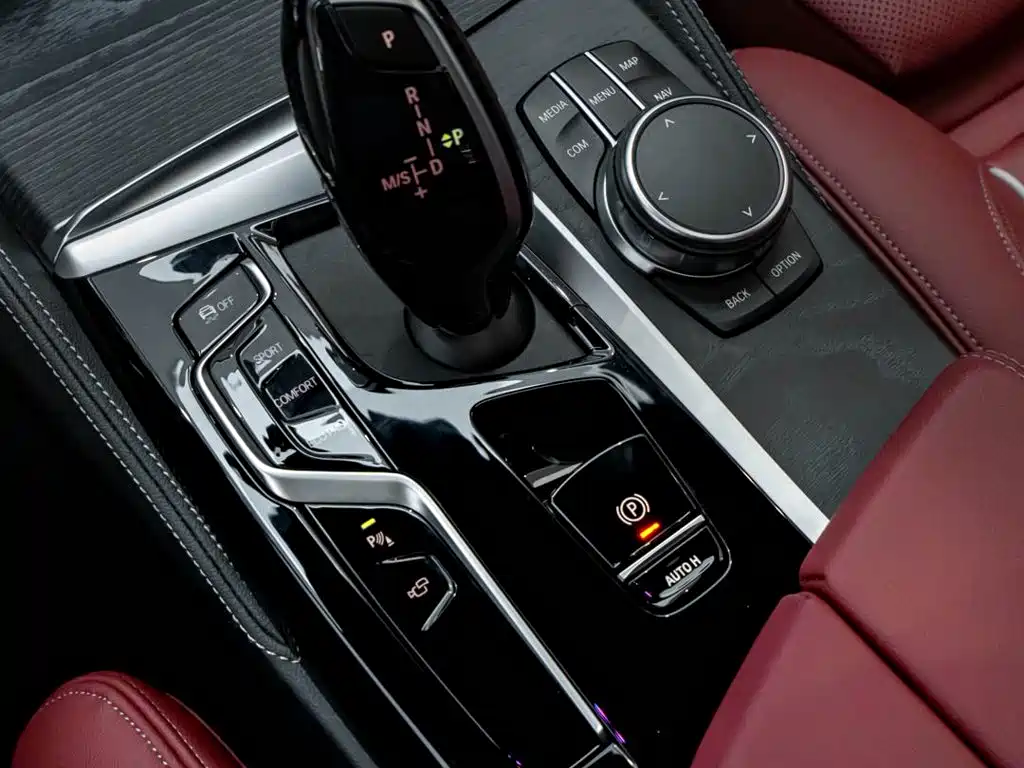 BMW 5 Series — фото 21