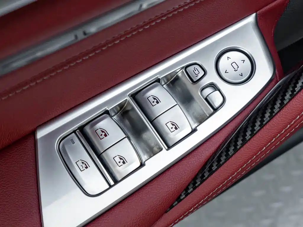 BMW 5 Series — фото 24