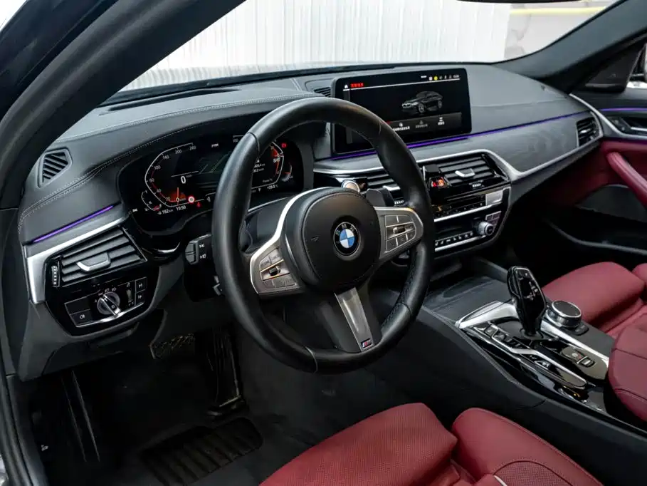 BMW 5 Series — фото 26