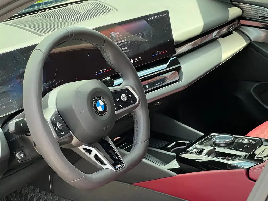 BMW 5 Series — фото 20