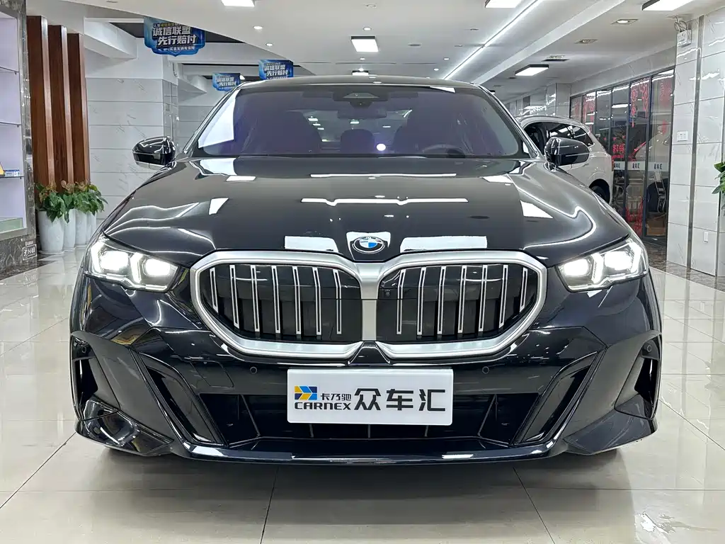 BMW 5 Series — фото 2