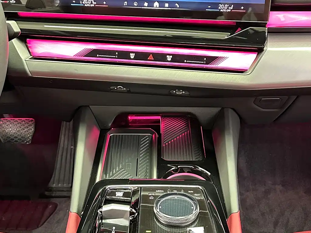 BMW 5 Series — фото 13