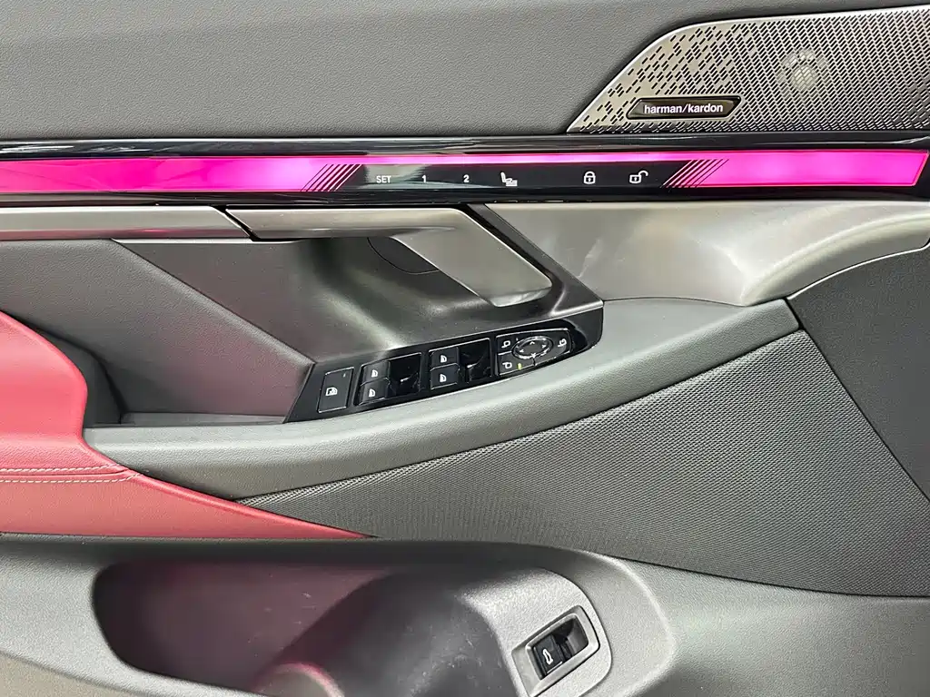 BMW 5 Series — фото 20