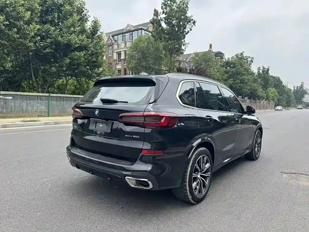 BMW X5 — фото 10