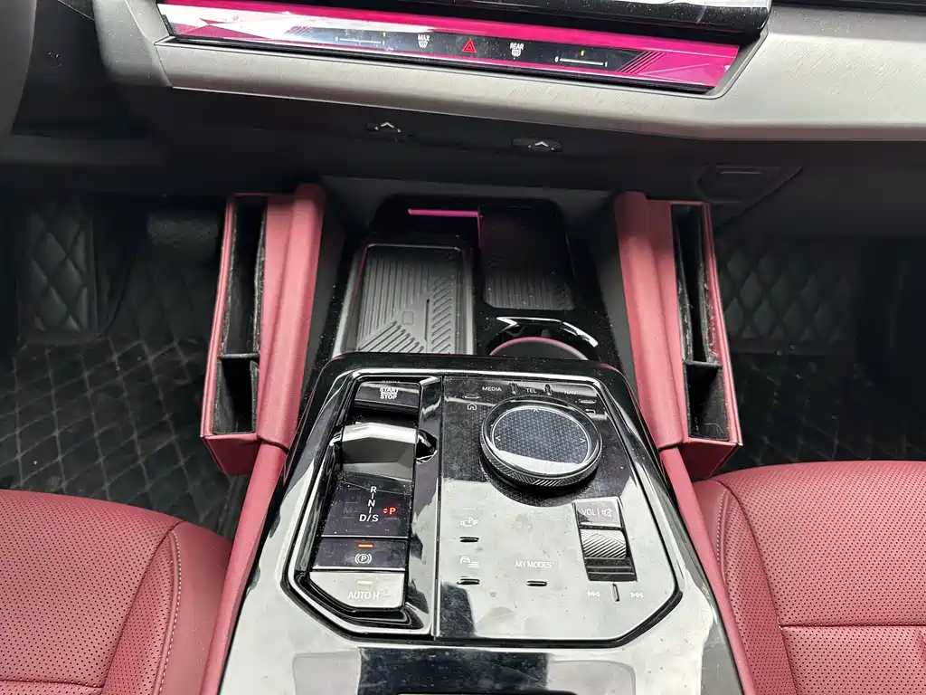 BMW 5 Series — фото 16