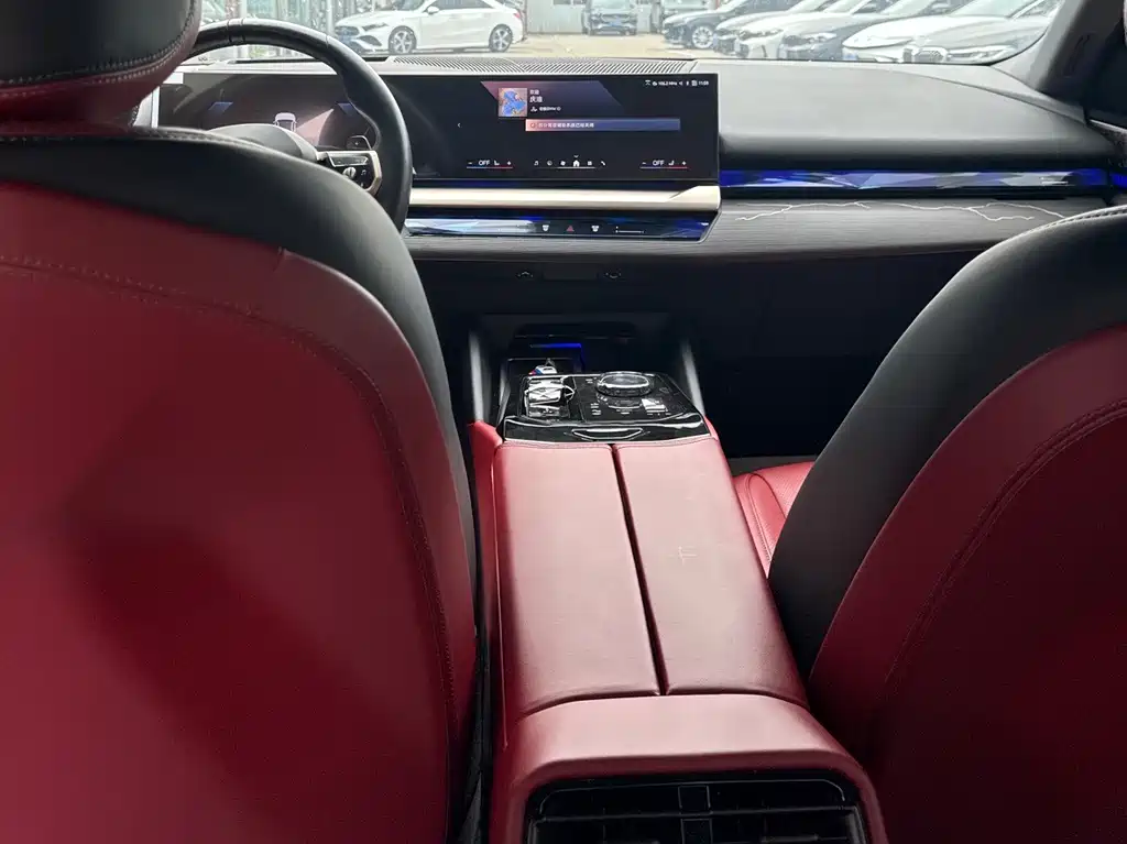BMW 5 Series — фото 10