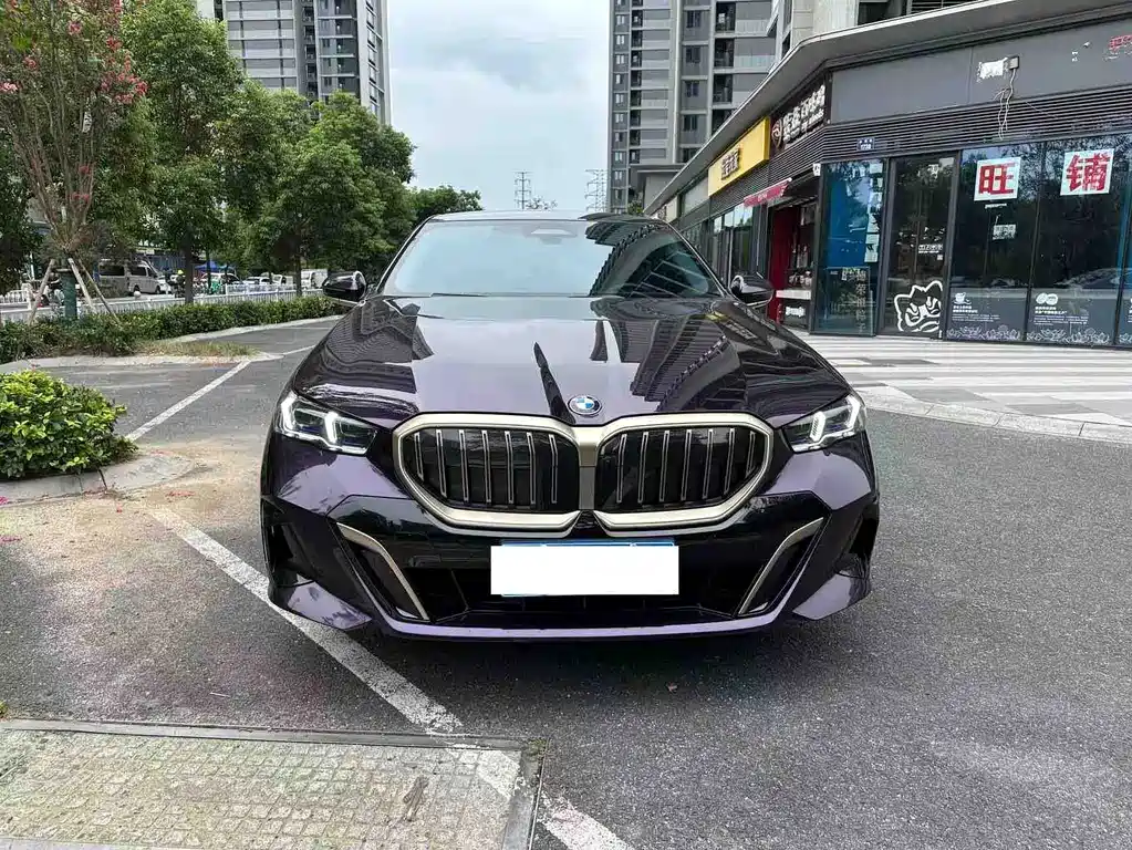 BMW 5 Series — фото 2