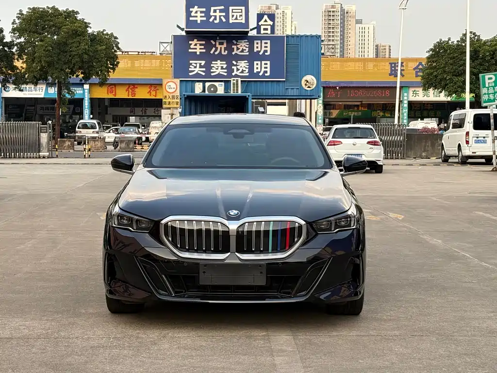 BMW 5 Series — фото 2
