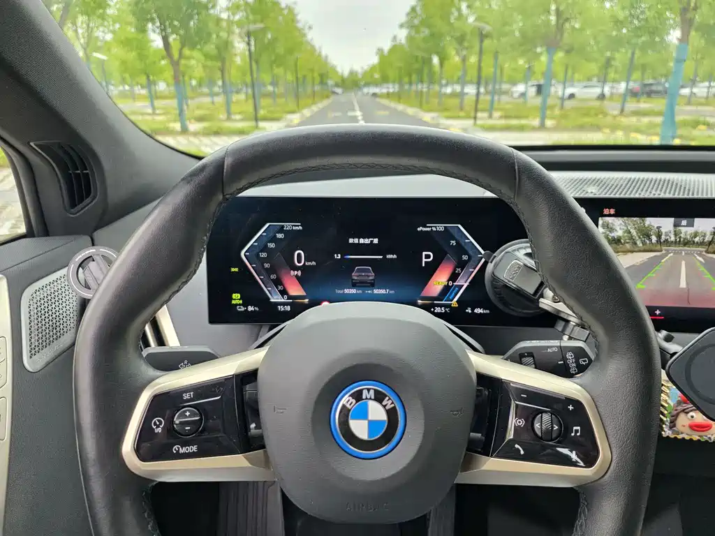 BMW iX — фото 13