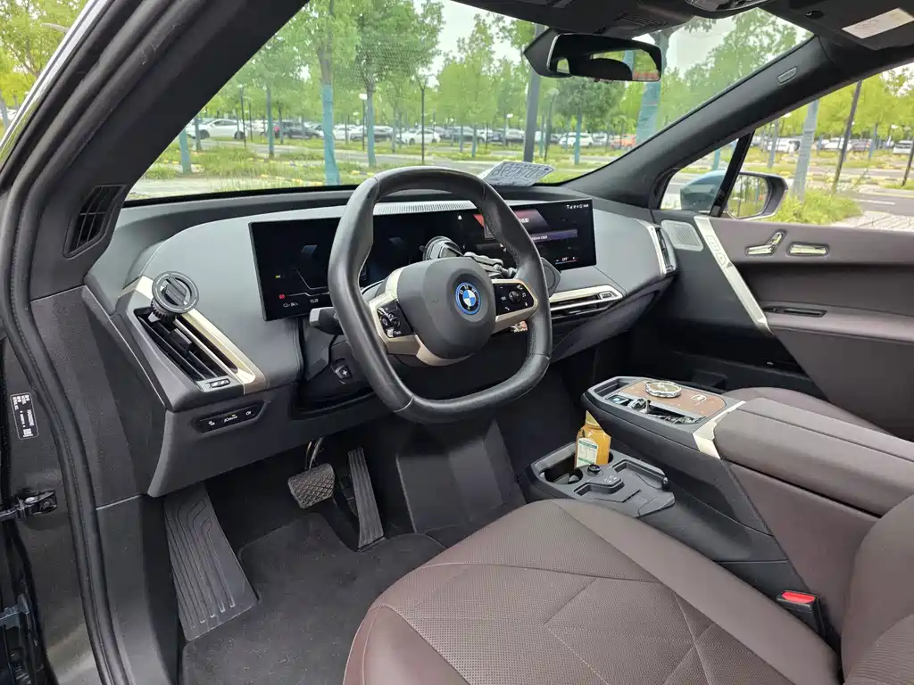 BMW iX — фото 19