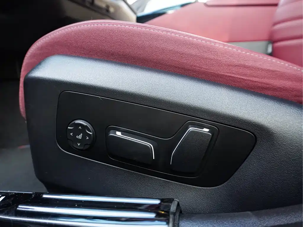 BMW 5 Series — фото 13
