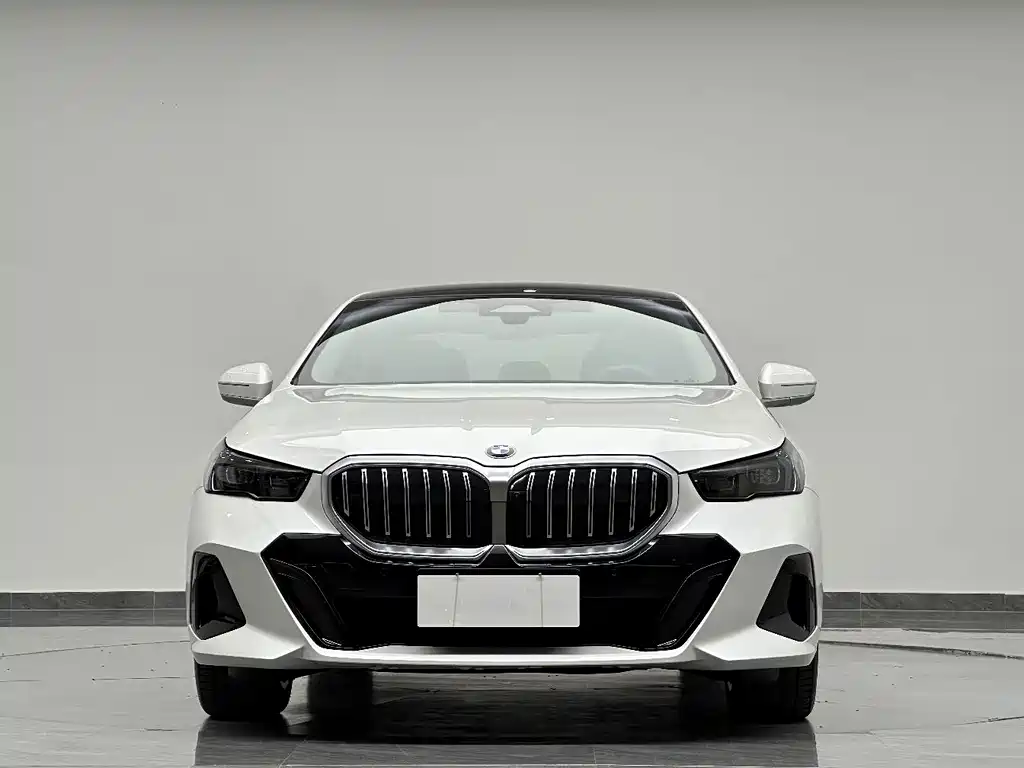 BMW 5 Series — фото 2