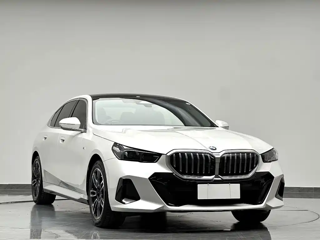 BMW 5 Series — фото 4