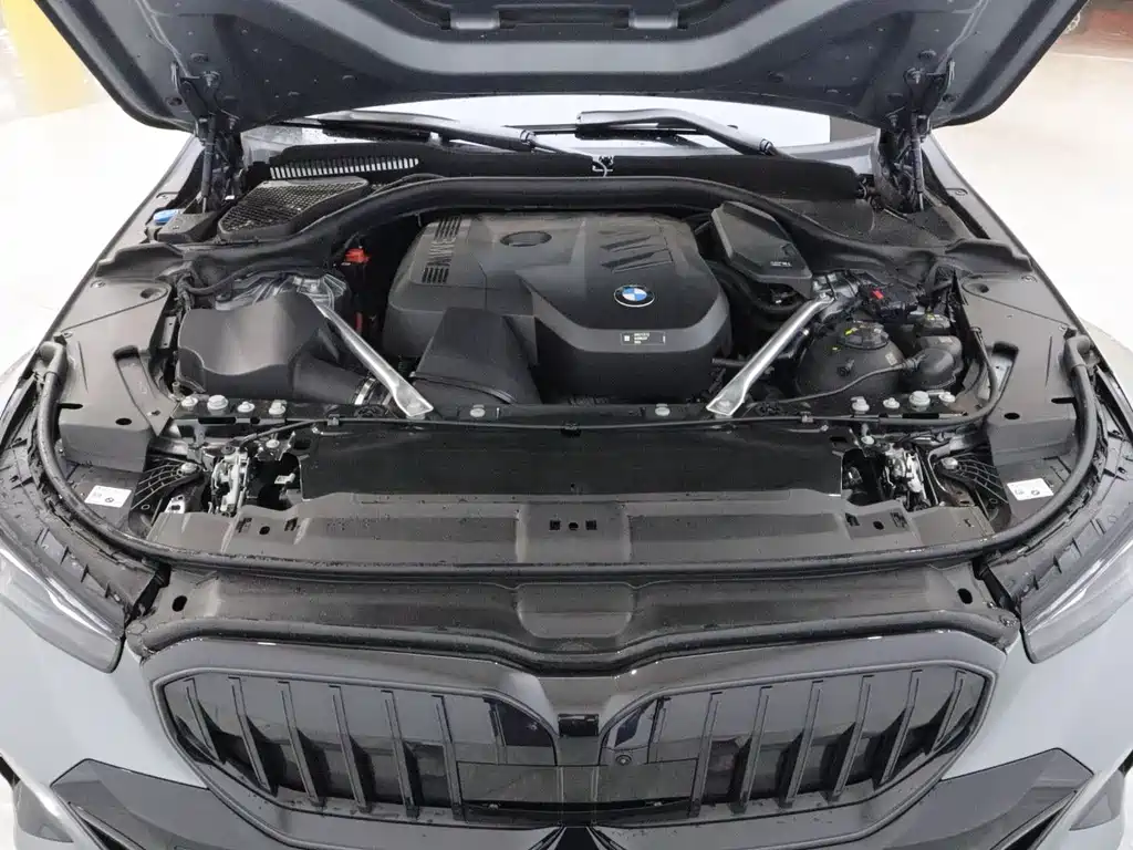BMW 5 Series — фото 20