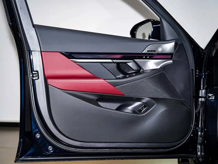 BMW 5 Series — фото 17