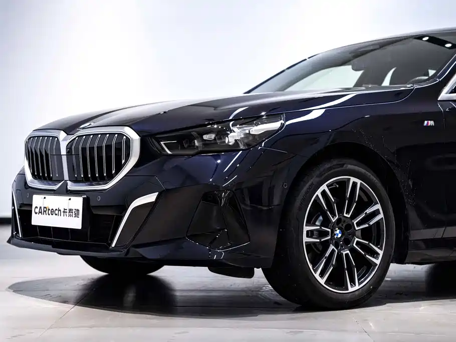 BMW 5 Series — фото 4