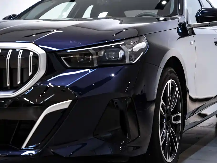 BMW 5 Series — фото 10
