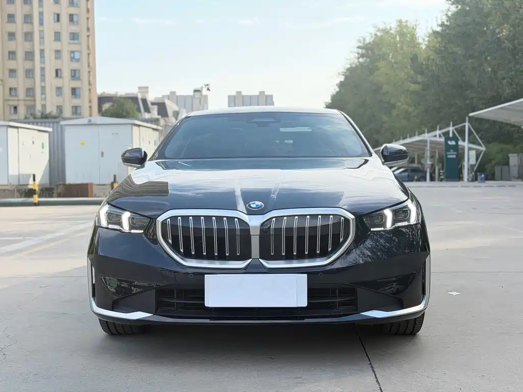 BMW 5 Series — фото 2