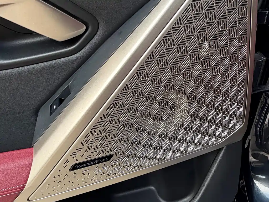 BMW 5 Series — фото 11