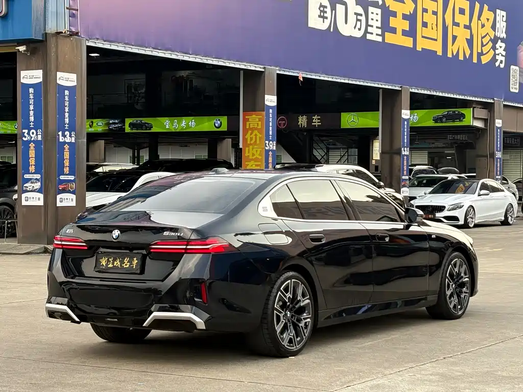 BMW 5 Series — фото 19